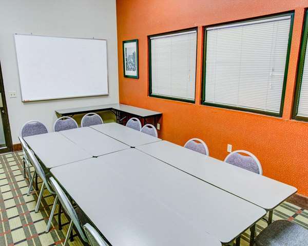  - Comfort Suites Coraopolis