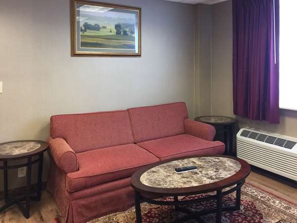 Suite - Quality Inn & Conference Center Franklin