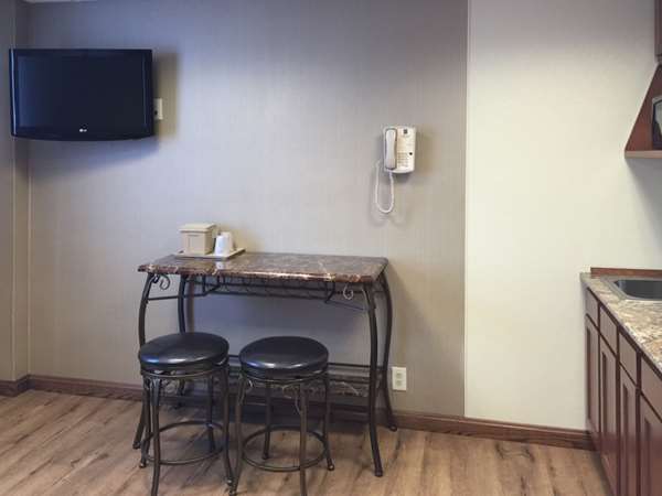 Suite - Quality Inn & Conference Center Franklin