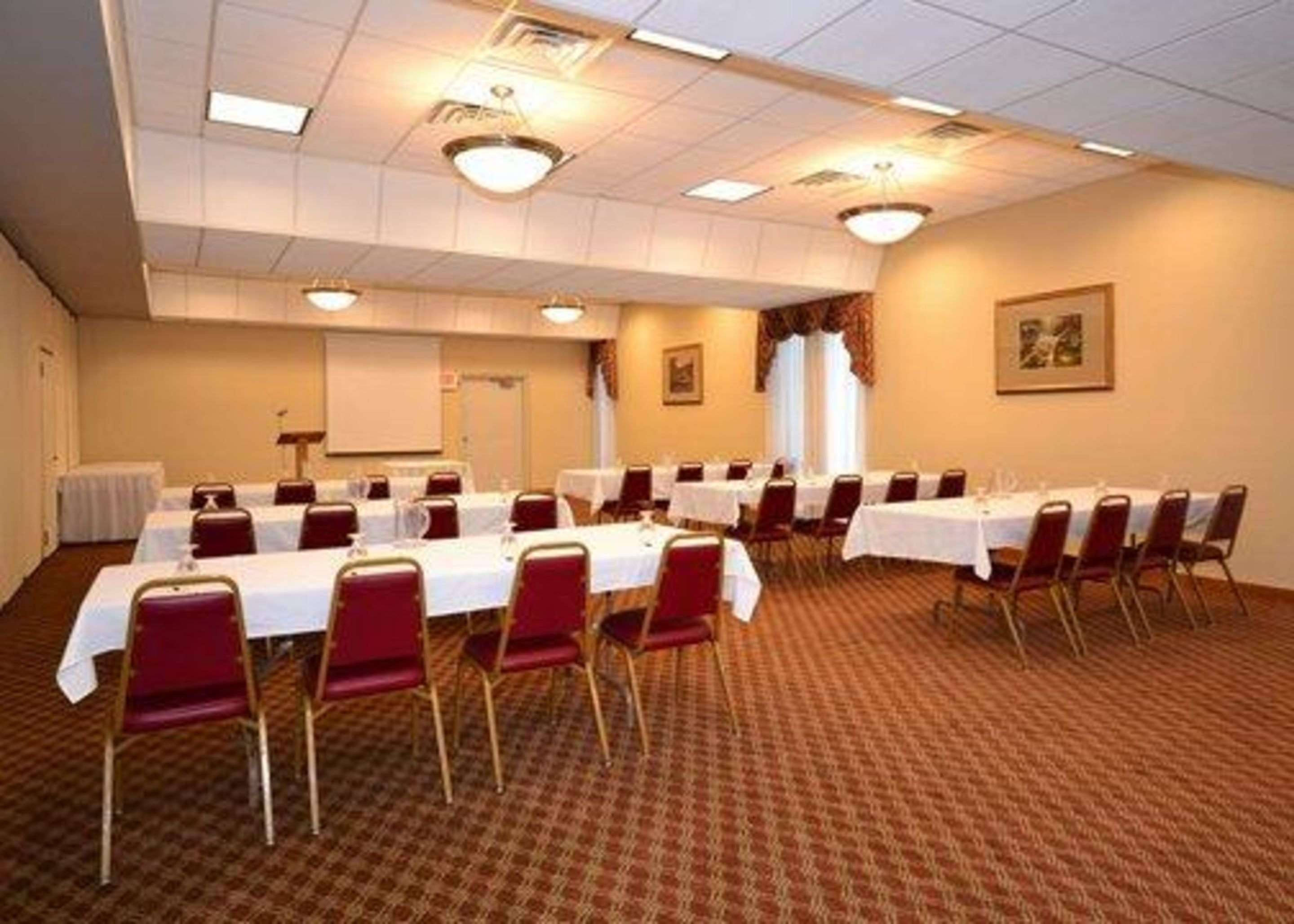 Meeting room with classroom-style setup