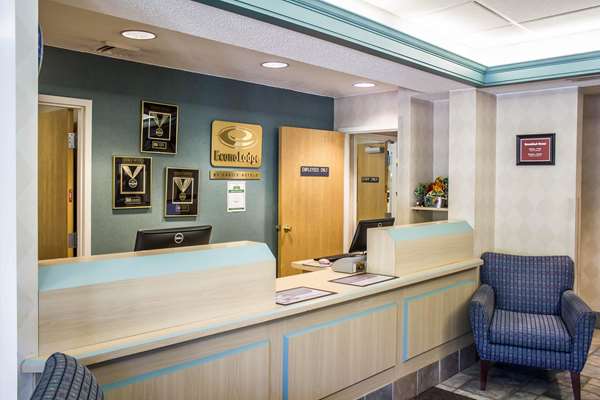  - Econo Lodge Meadville