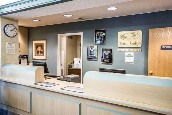  - Econo Lodge Meadville