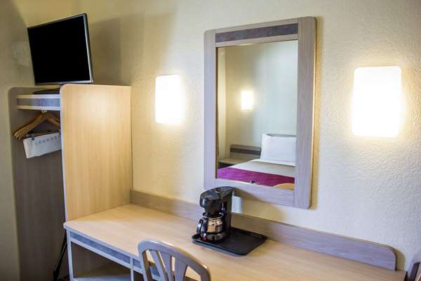  - Econo Lodge Meadville