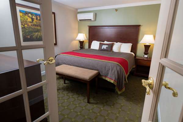  - Best Western Plus White Bear Country Inn