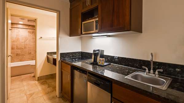  - Best Western Plus White Bear Country Inn