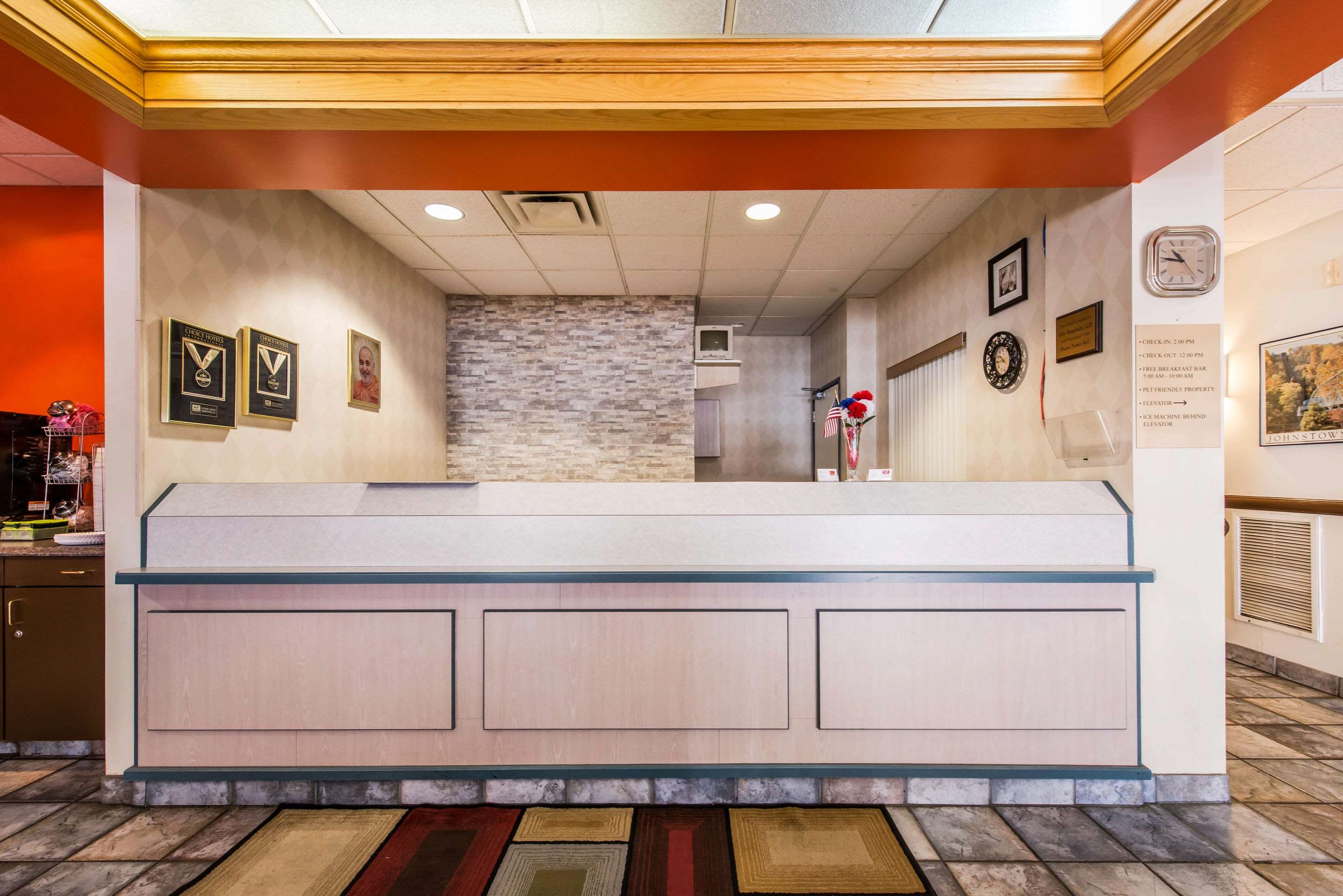 Hotel lobby | Econo Lodge Johnstown Downtown