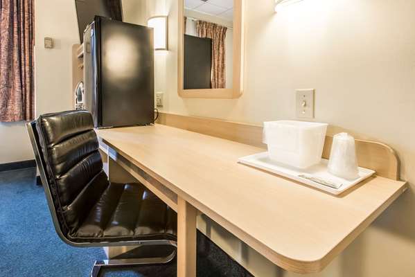  - Econo Lodge Johnstown