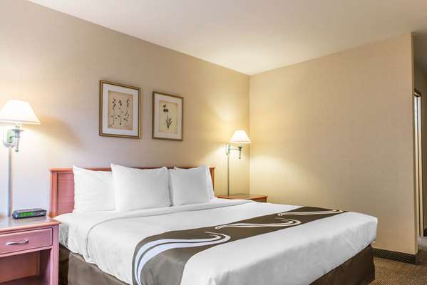  - Quality Inn Hermitage - I-80, Exit 4B