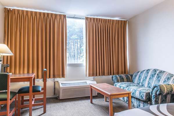  - Quality Inn Hermitage - I-80, Exit 4B