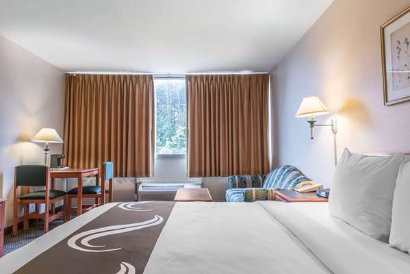  - Quality Inn Hermitage - I-80, Exit 4B