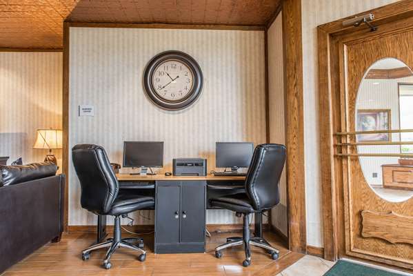 Conference Area - Quality Inn Hermitage - I-80, Exit 4B