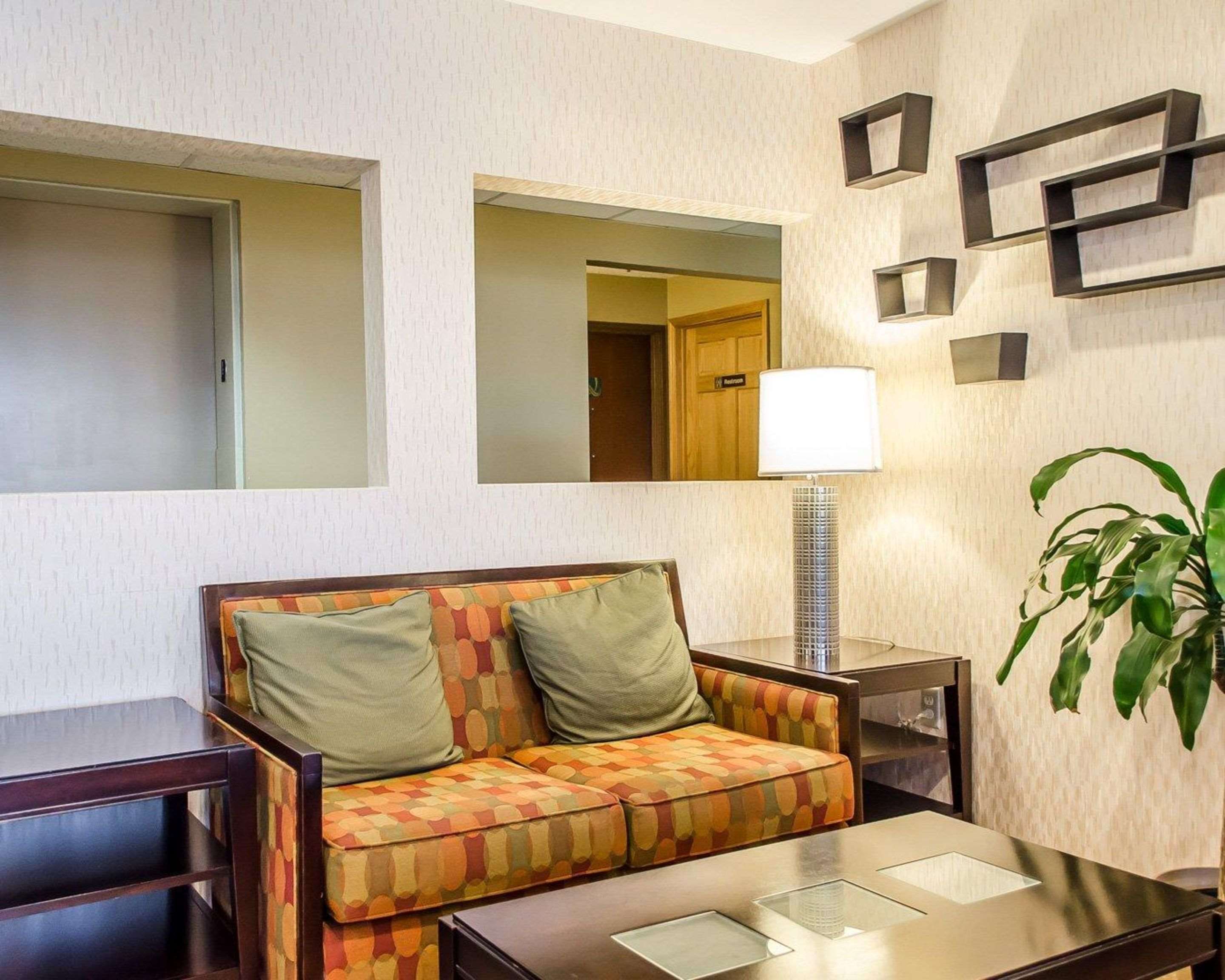 Lobby with sitting area | Quality Inn Harrisburg - Hershey Area