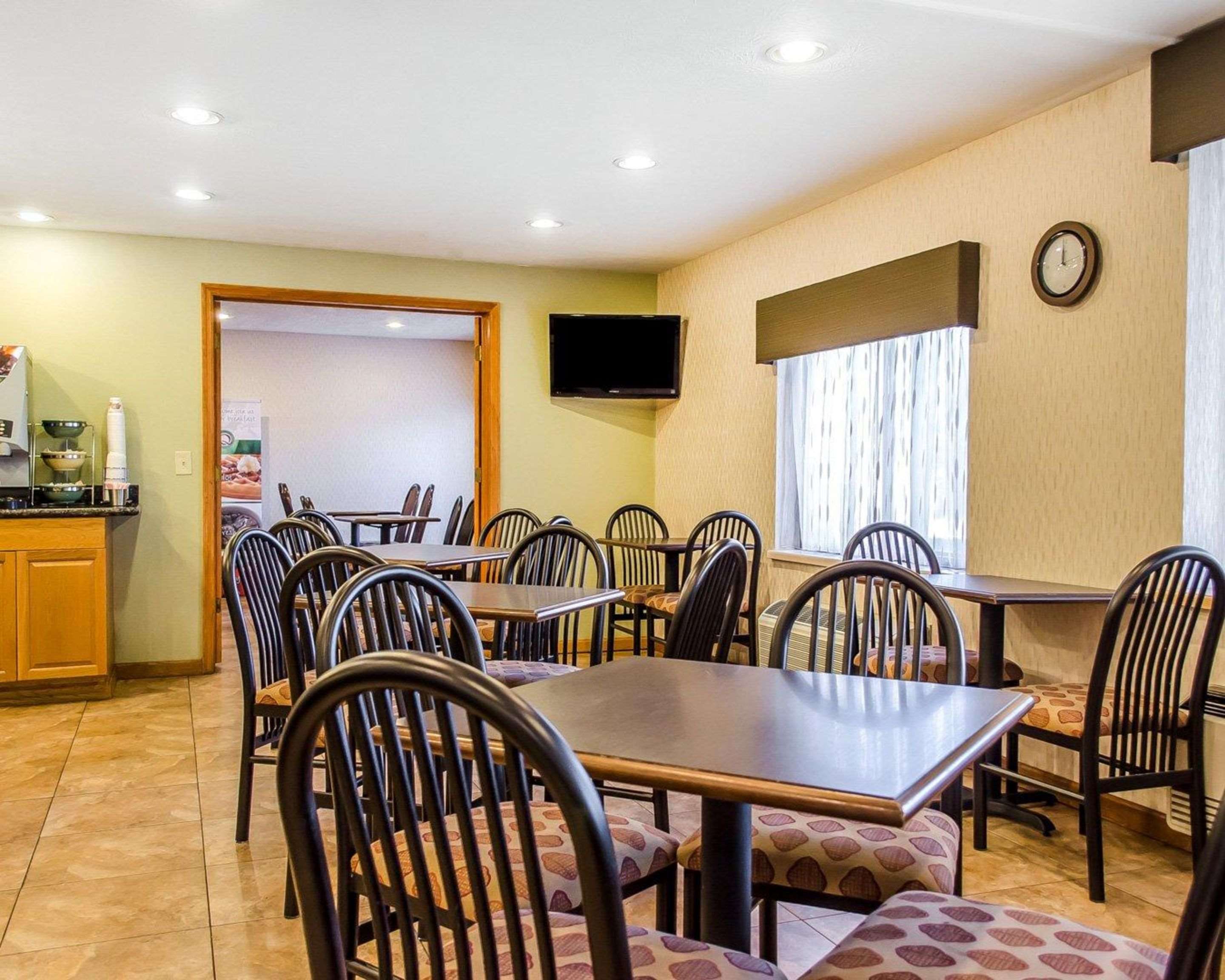 Enjoy breakfast in this seating area | Quality Inn Harrisburg - Hershey Area
