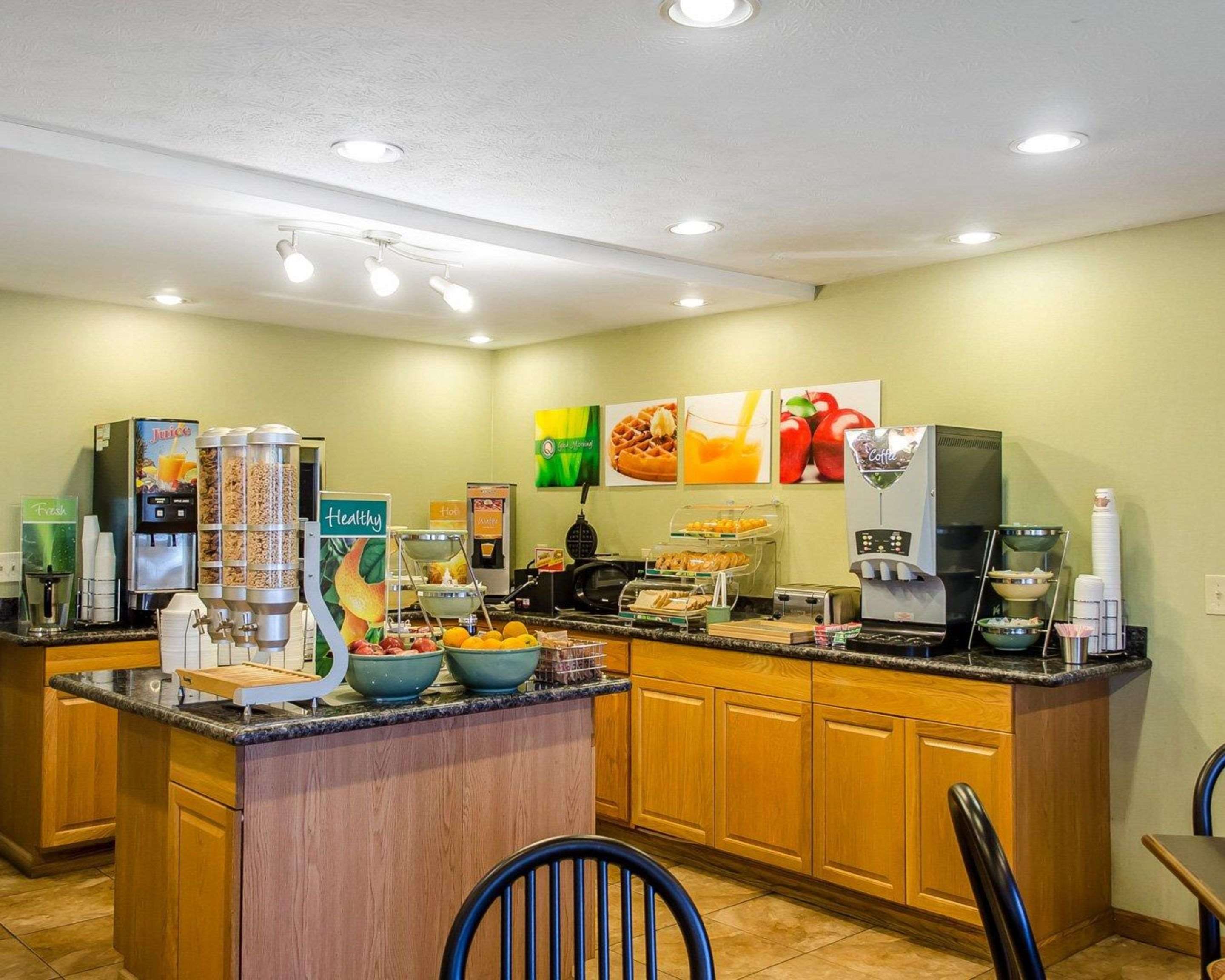 Breakfast area | Quality Inn Harrisburg - Hershey Area