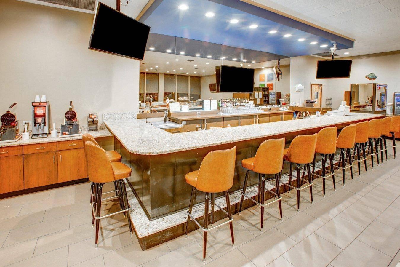 Breakfast area | Comfort Inn Conference Center