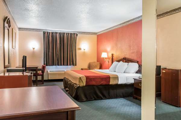  - Econo Lodge Airport Reading