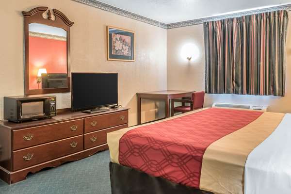  - Econo Lodge Airport Reading