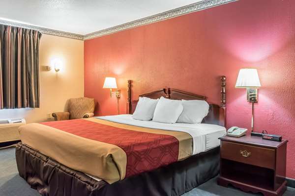  - Econo Lodge Airport Reading