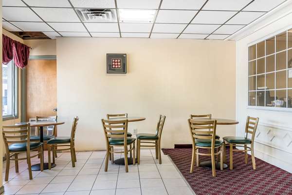 Amenities - Econo Lodge Airport Reading