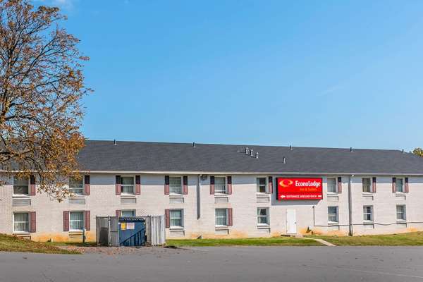 Exterior view - Econo Lodge Airport Reading