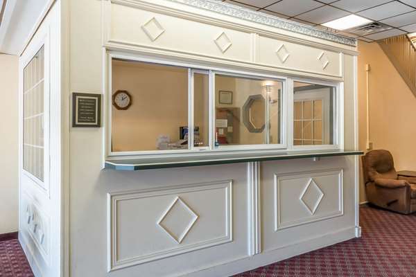  - Econo Lodge Airport Reading