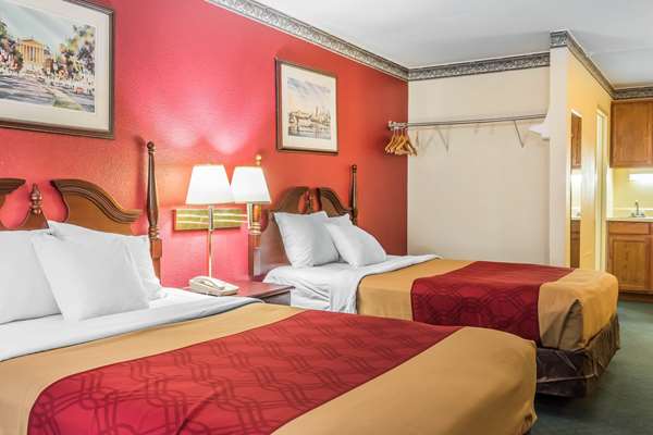  - Econo Lodge Airport Reading