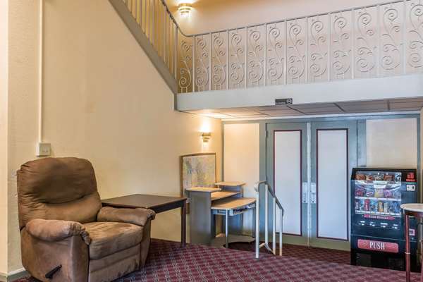  - Econo Lodge Airport Reading