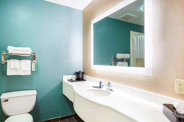  - Sleep Inn & Suites Dunmore - I-81, Exit 188