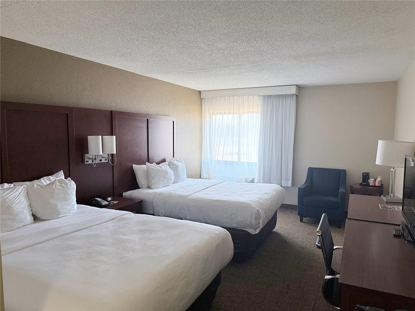 COMFORT INN FEASTERVILLE - TREVOSE-guestroom-Guest Room,On-Site.jpg