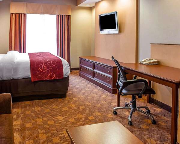 - Comfort Suites Monaca - I-376, Exit 39