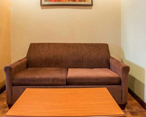 Suite - Comfort Suites Monaca - I-376, Exit 39