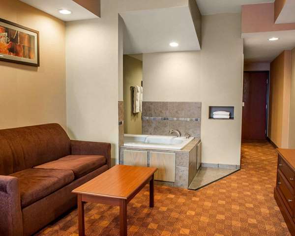 Suite - Comfort Suites Monaca - I-376, Exit 39