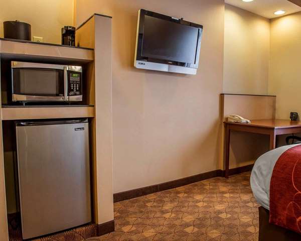 Suite - Comfort Suites Monaca - I-376, Exit 39