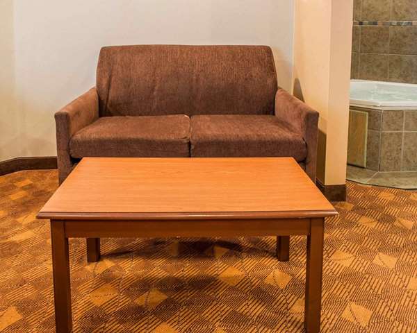 Suite - Comfort Suites Monaca - I-376, Exit 39