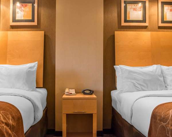  - Comfort Suites Monroeville - I-76, Exit 57