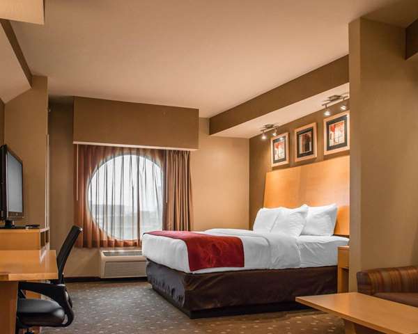  - Comfort Suites Monroeville - I-76, Exit 57