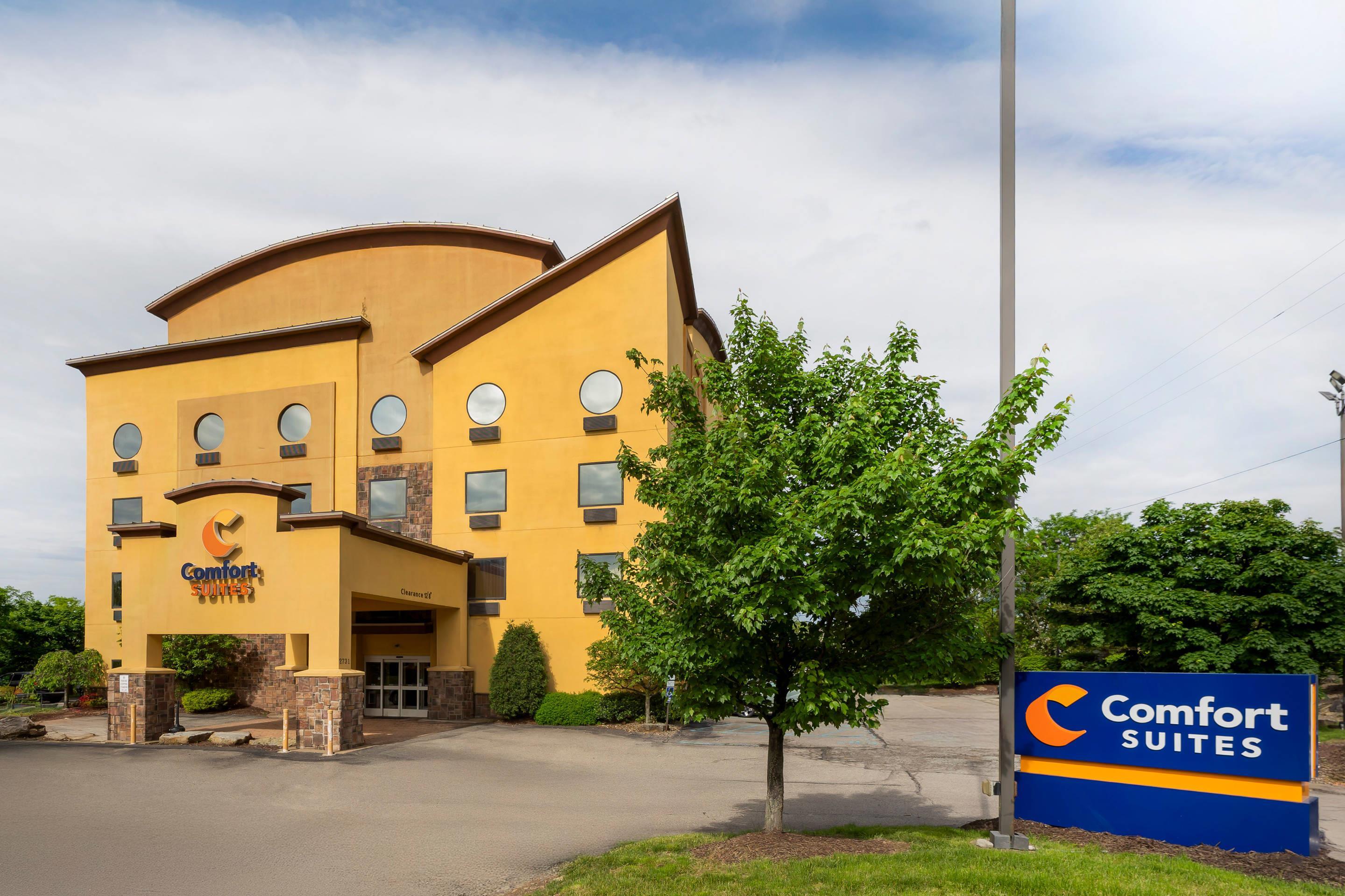 Hotel exterior | Comfort Suites Monroeville