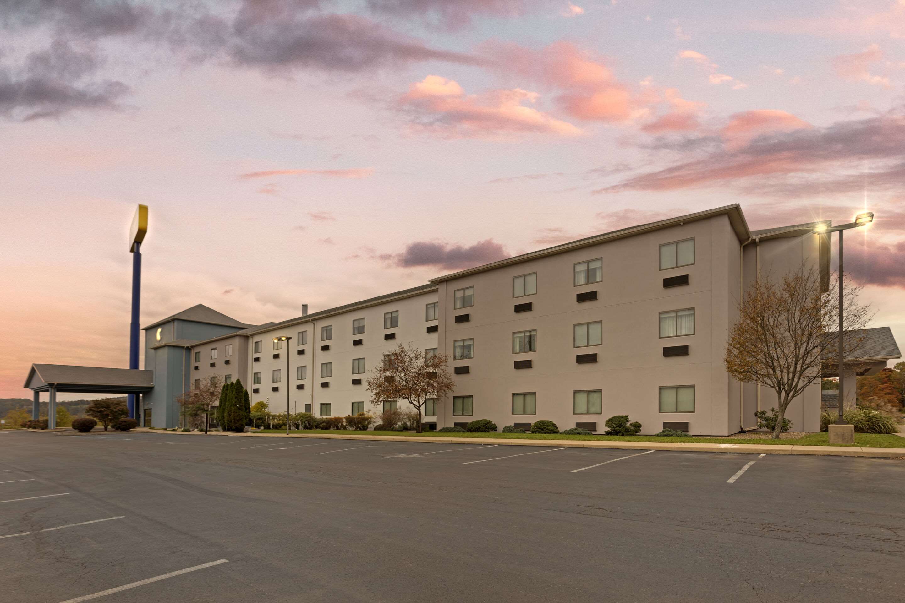 Twilight | Comfort Suites Bloomsburg