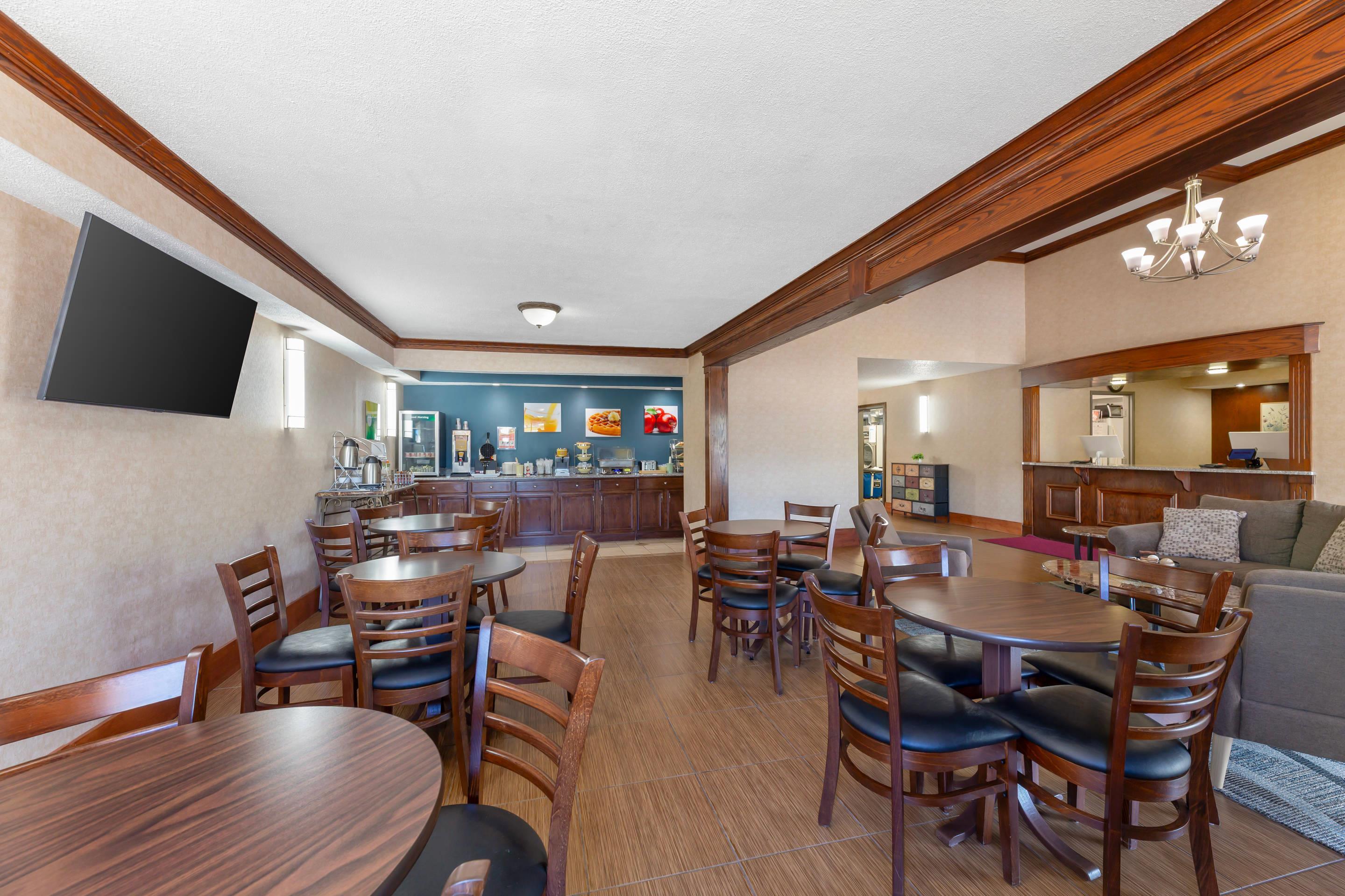 Enjoy breakfast in this seating area | Quality Inn Meadville
