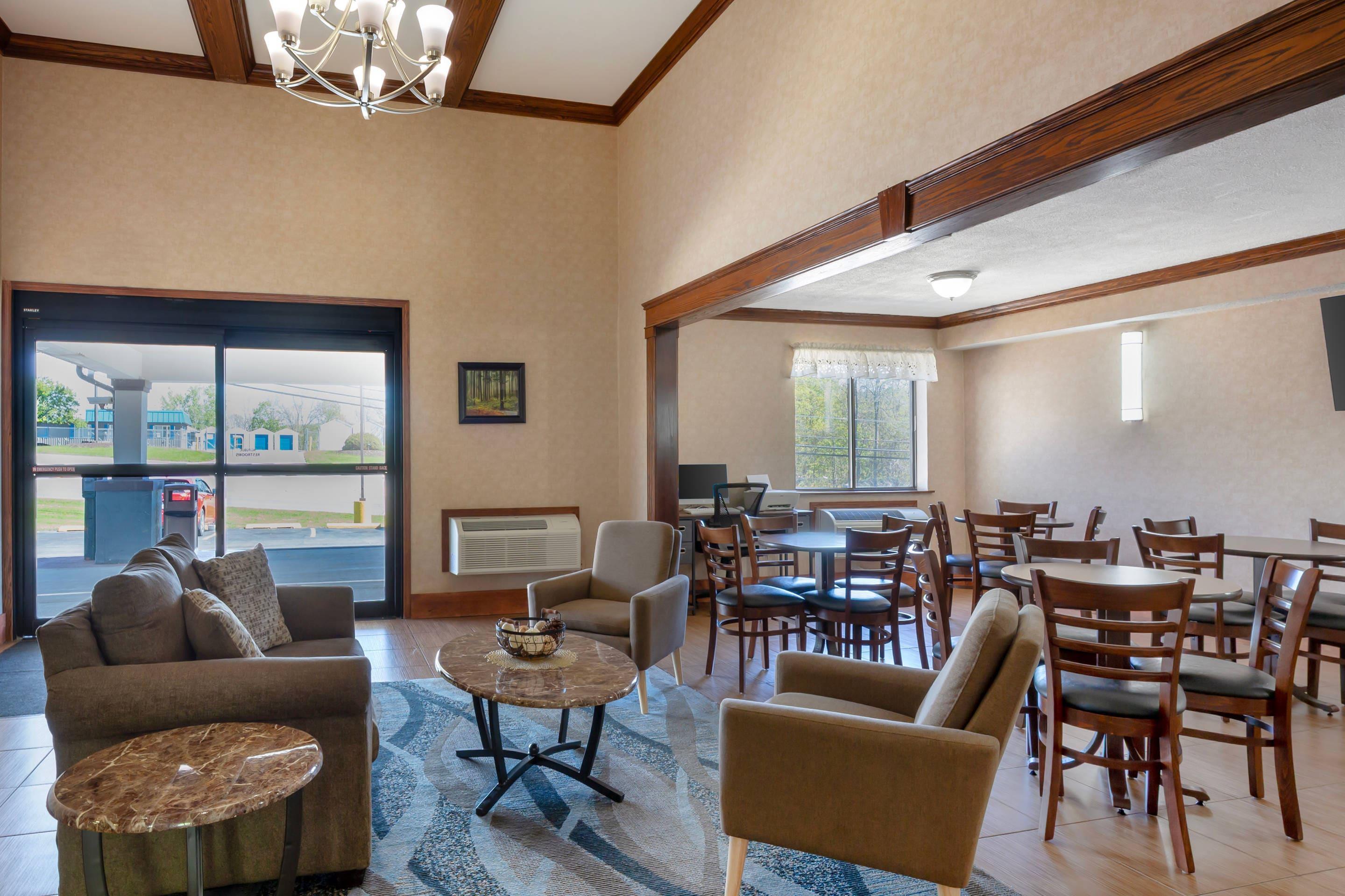 Lobby with sitting area | Quality Inn Meadville