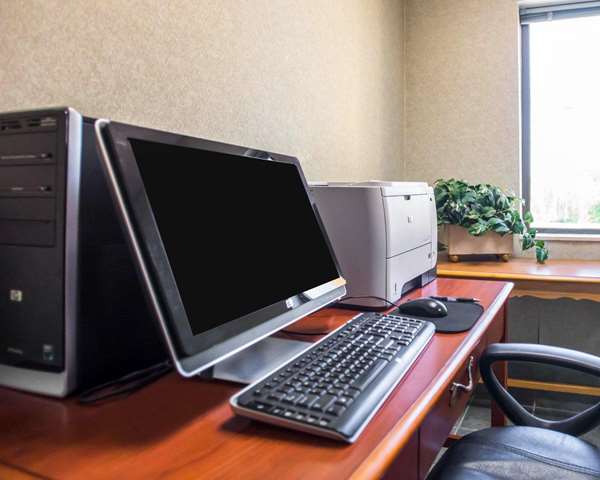 Conference Area - Quality Inn New Columbia