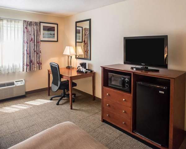  - Quality Inn New Columbia