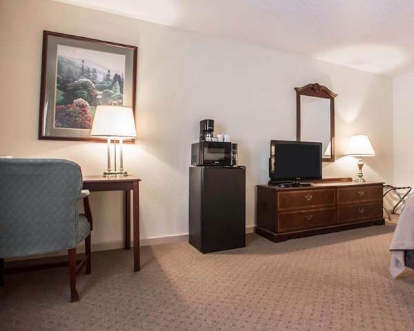  - Quality Inn New Columbia