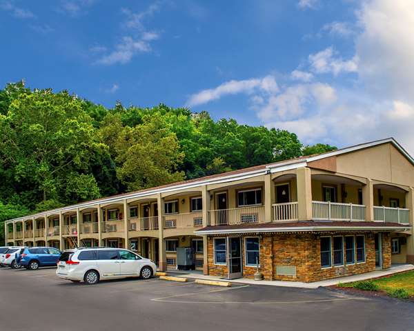 Exterior view - Econo Lodge Jefferson Hills