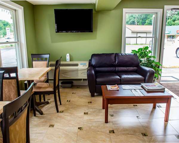  - Econo Lodge Jefferson Hills