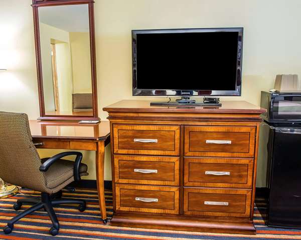  - Econo Lodge Jefferson Hills