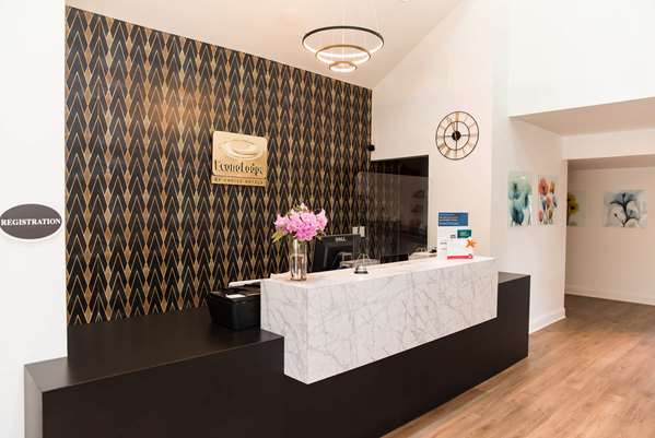  - Econo Lodge Northeast Harrisburg - I-81, Exit 77