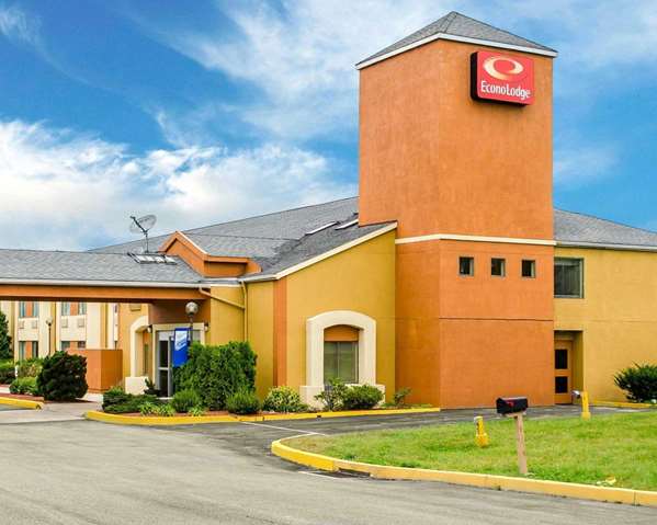 Exterior view - Econo Lodge Northeast Harrisburg - I-81, Exit 77