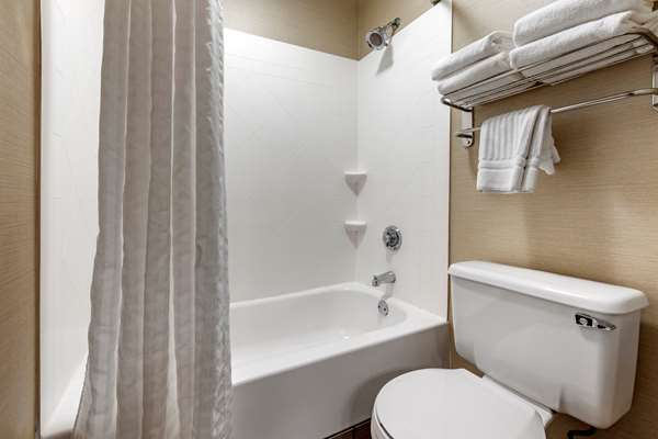  - Comfort Inn & Suites Butler