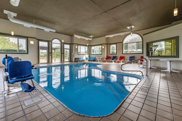 Pool - Comfort Inn & Suites Butler